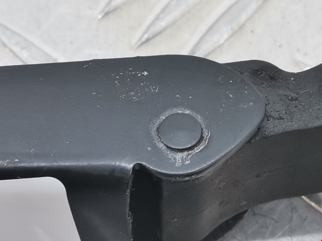 Поводок дворника задний (заднего) AUDI A4 B5 1995-2001