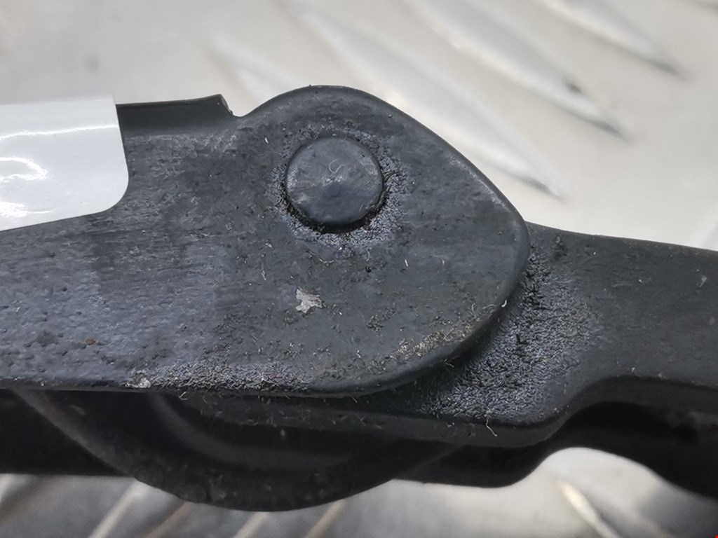 Поводок дворника задний (заднего) AUDI A4 B5 1995-2001