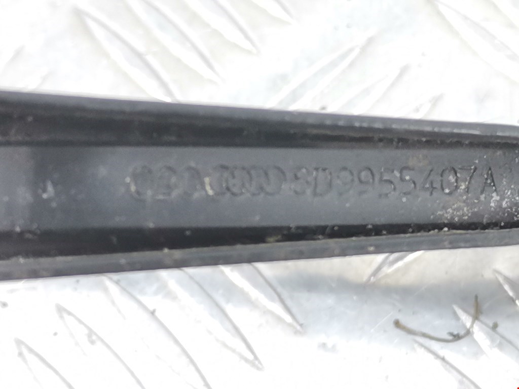 Поводок дворника задний (заднего) AUDI A4 B5 1995-2001