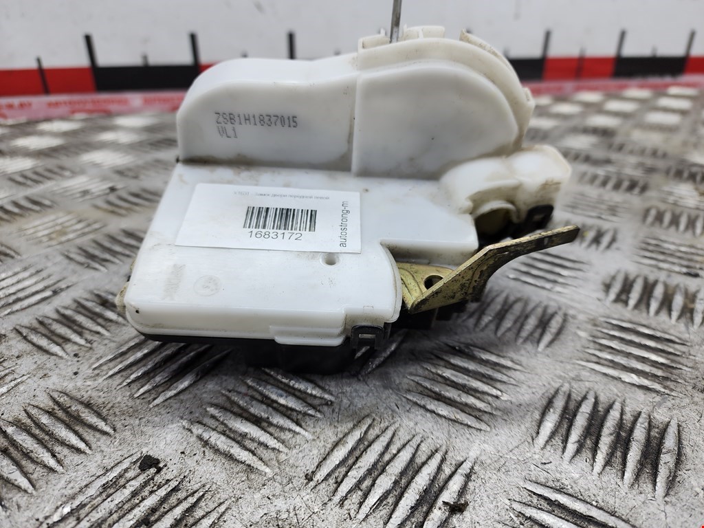 Замок двери передней левой VOLKSWAGEN Golf III 1991-1997