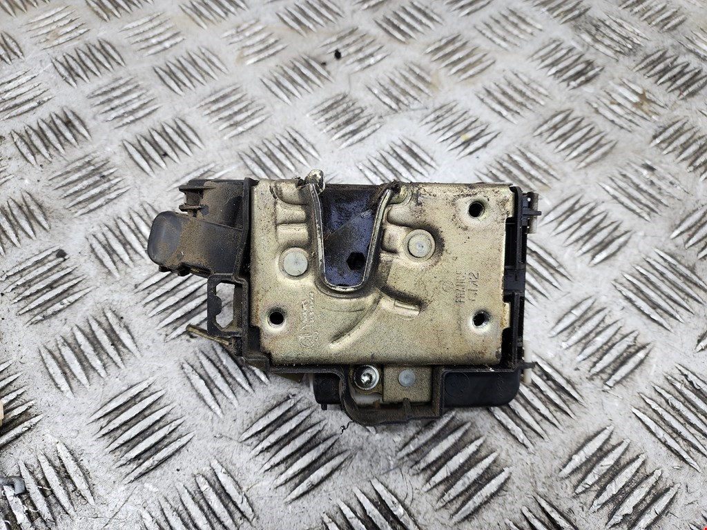 Замок двери передней левой VOLKSWAGEN Golf III 1991-1997