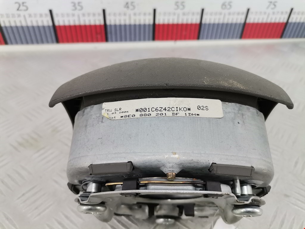 Подушка безопасности в рулевое колесо AUDI A4 B7 2004-2007