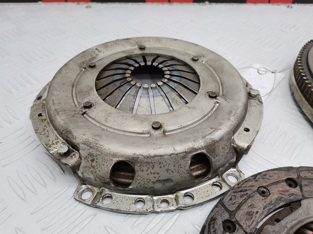 Маховик (демпфер сцепления) VOLKSWAGEN Fox 2005-2011