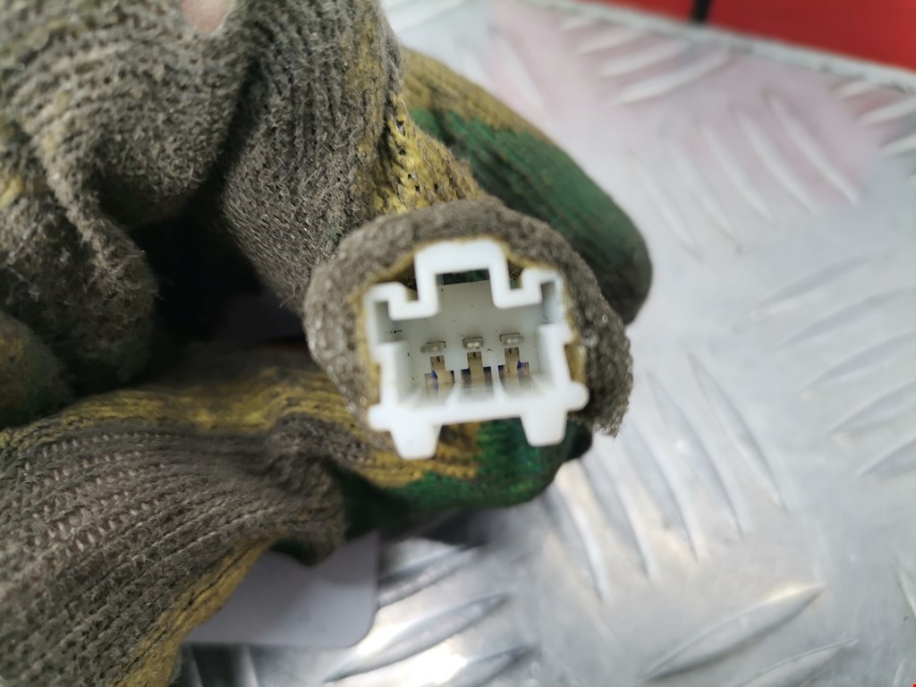 Кнопка стеклоподъемника MITSUBISHI Space Star 1999-2006