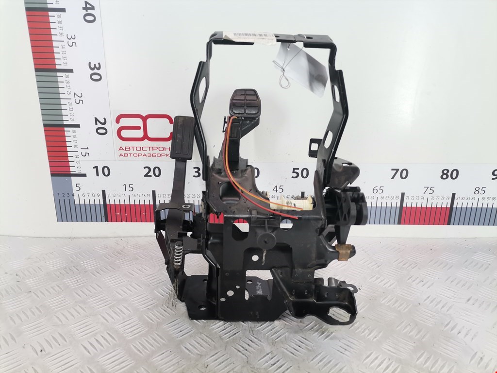 Блок педалей (педальный узел) VOLKSWAGEN Golf III 1991-1997