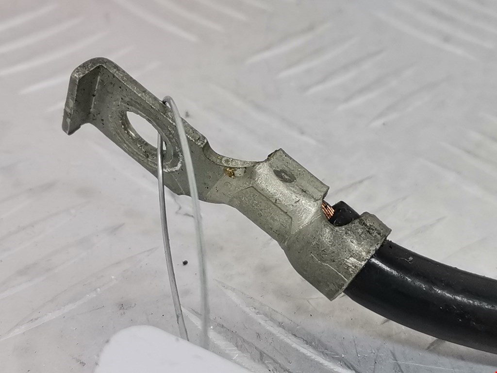 Клемма аккумулятора (минус) - BMW X5 E53 1999-2006