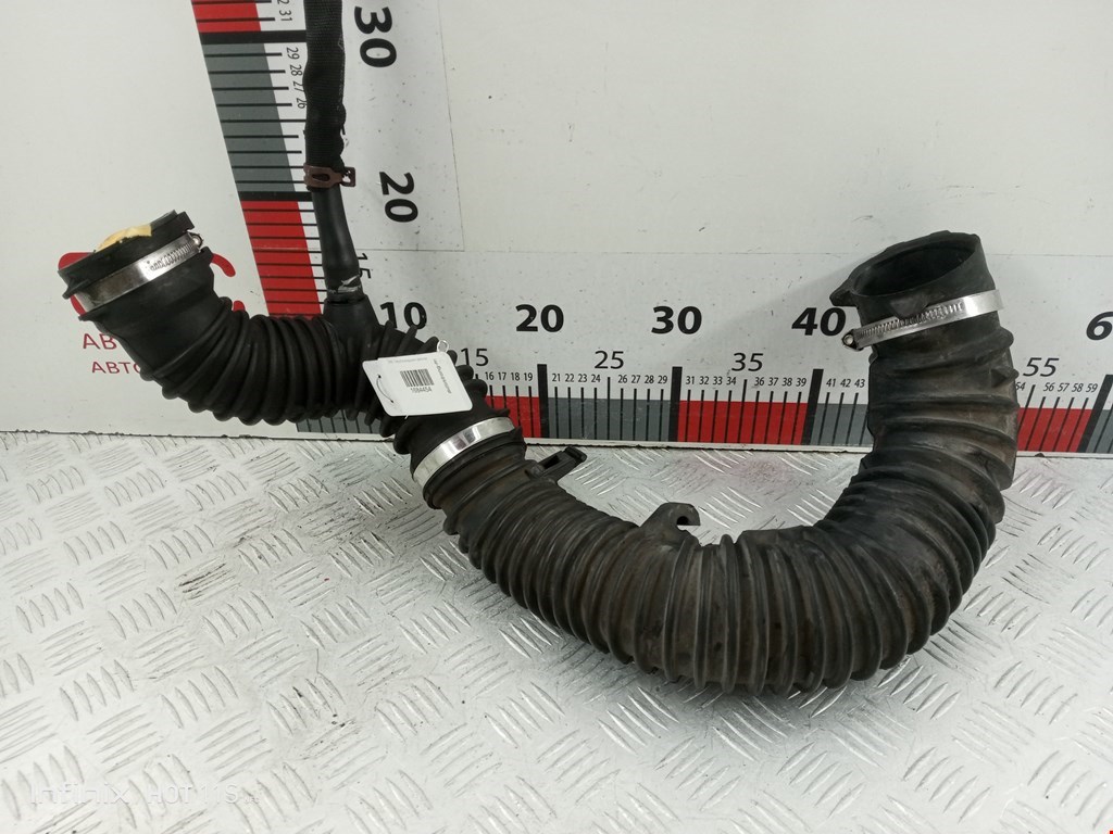 Патрубок воздушного фильтра NISSAN Primastar 2001-2014