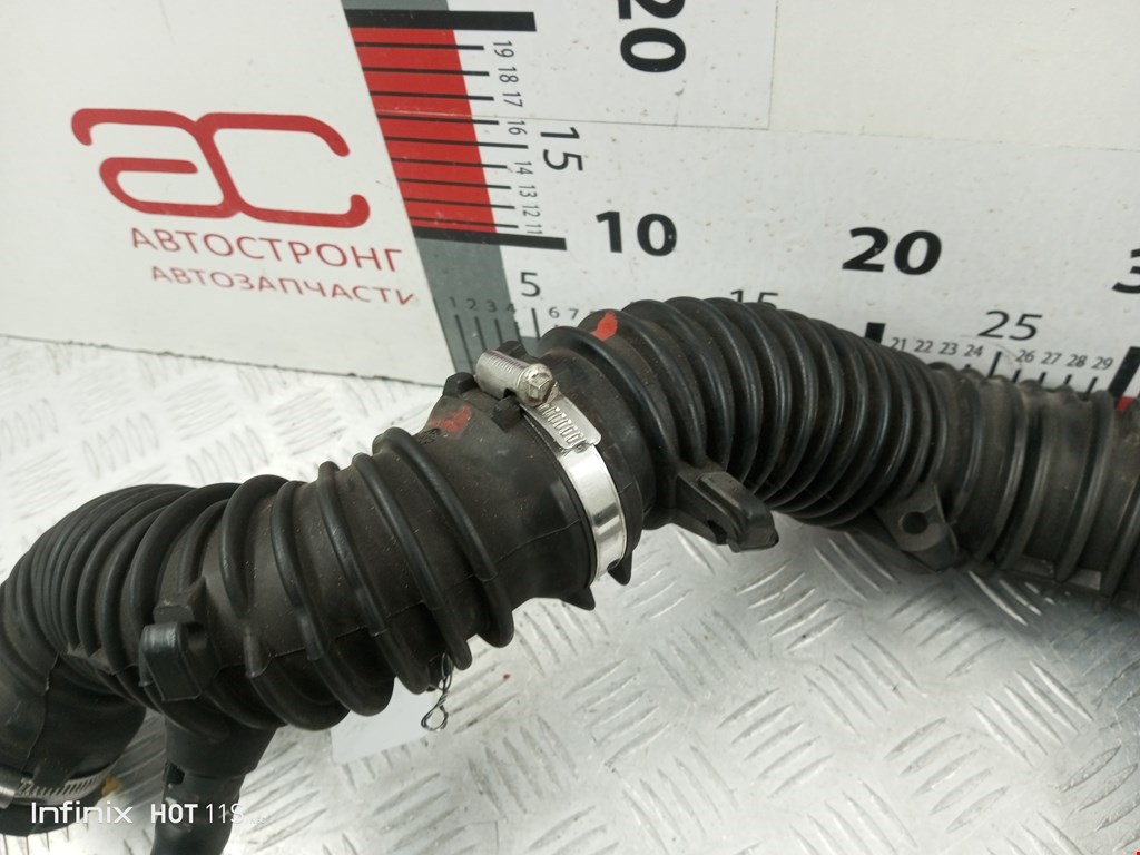 Патрубок воздушного фильтра NISSAN Primastar 2001-2014