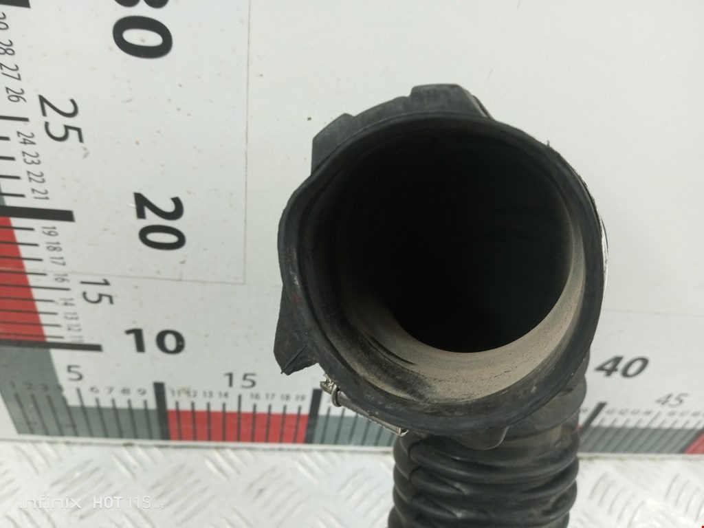 Патрубок воздушного фильтра NISSAN Primastar 2001-2014