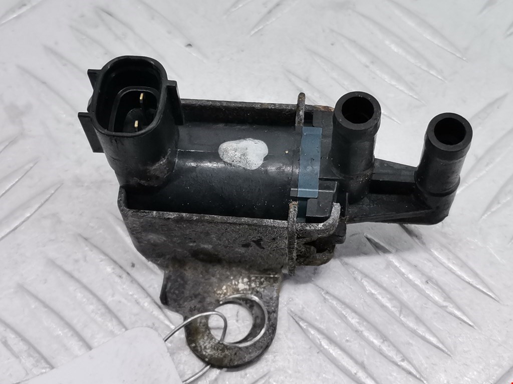 Клапан воздушного фильтра Ford Fiesta 5 (2002-2008)