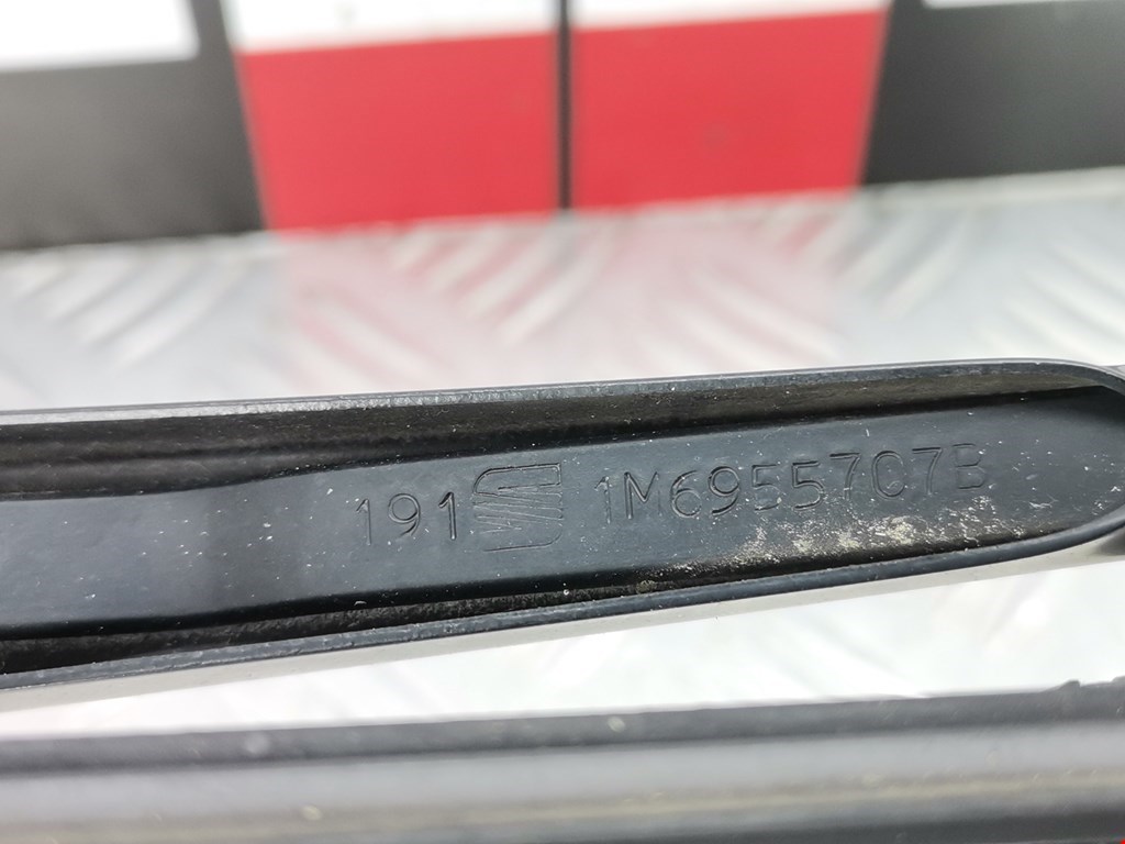 Поводок дворника задний (заднего) SEAT Leon 1999-2005