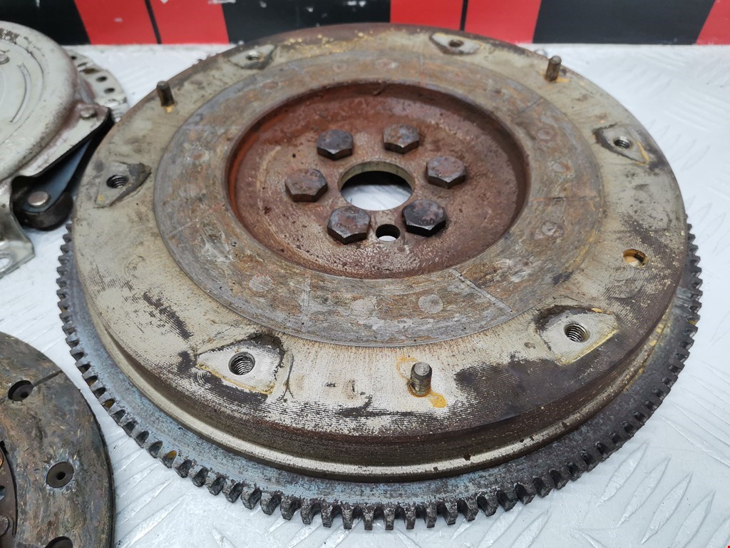 Маховик (демпфер сцепления) FORD Fiesta 2001-2008