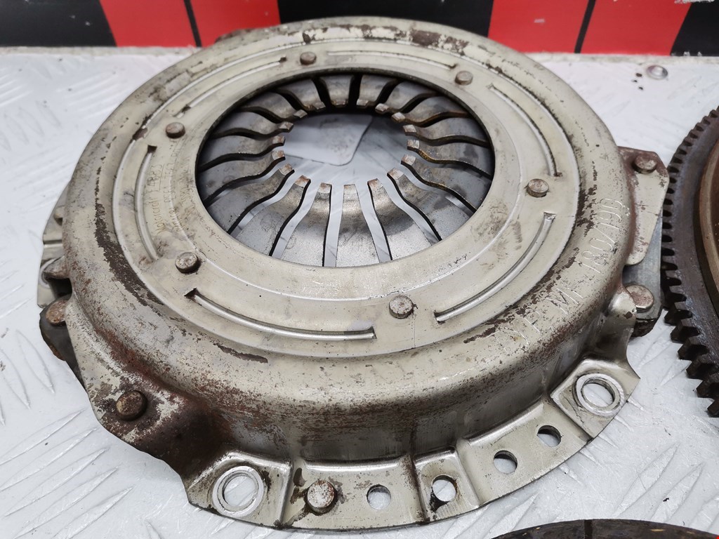 Маховик (демпфер сцепления) FORD Fiesta 2001-2008