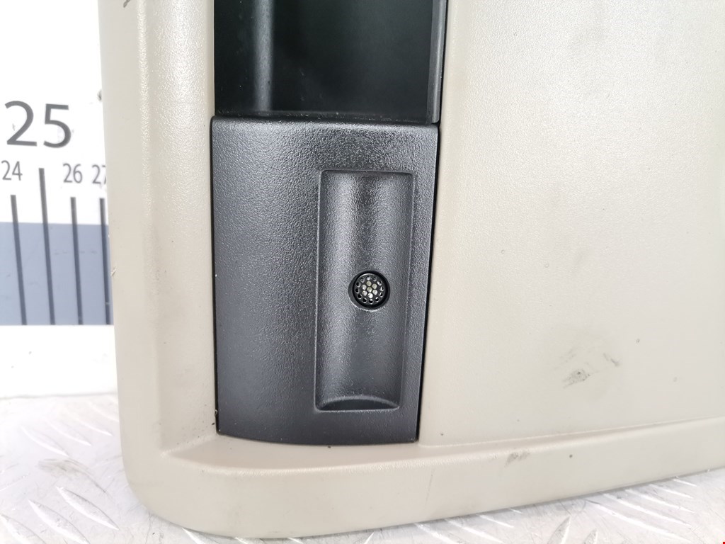 Бардачок JEEP Commander 2005-2010