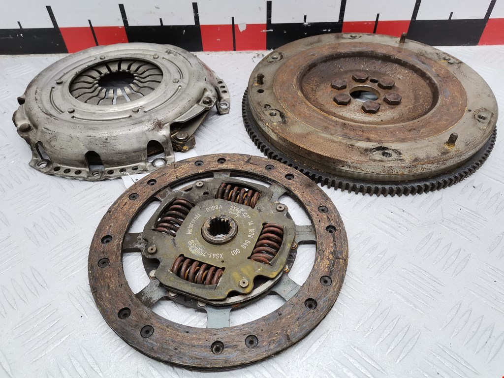 Маховик (демпфер сцепления) FORD Focus I 1998-2005