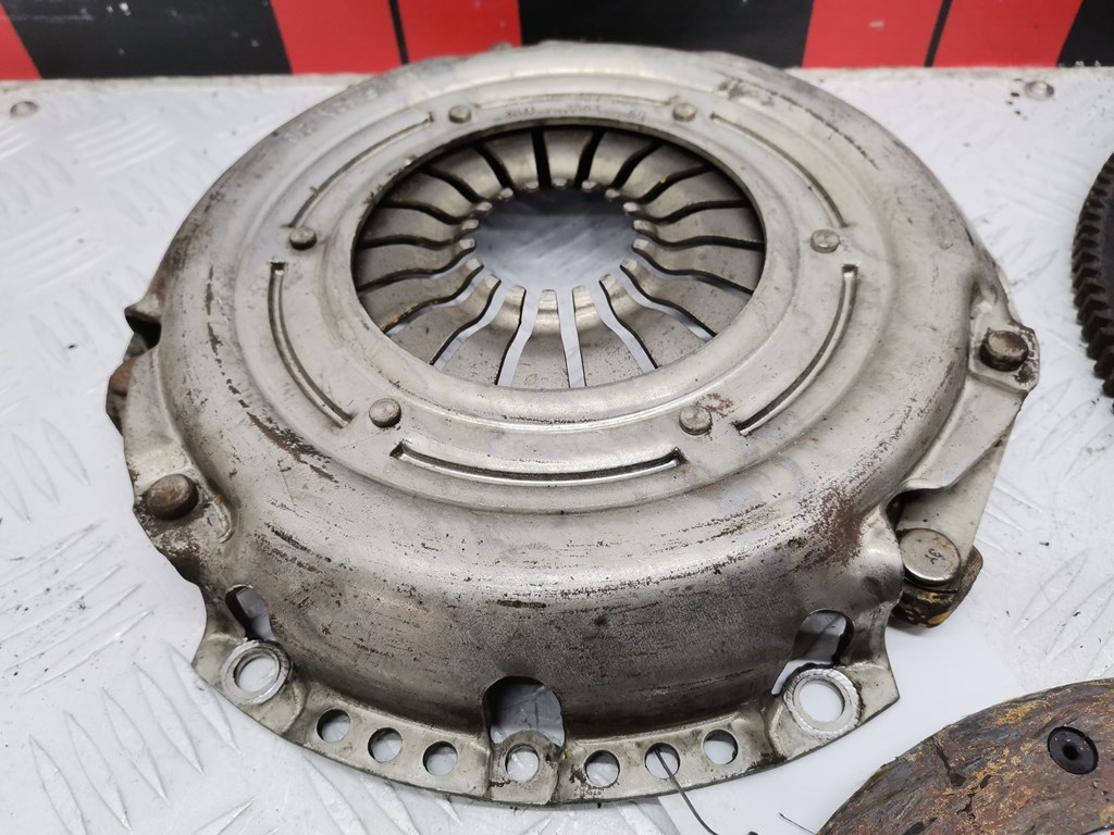 Маховик (демпфер сцепления) FORD Focus I 1998-2005