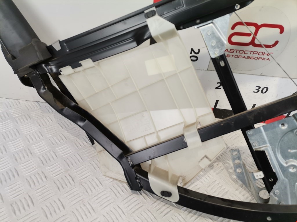 Стеклоподъемник задний левый AUDI A4 B5 1995-2001