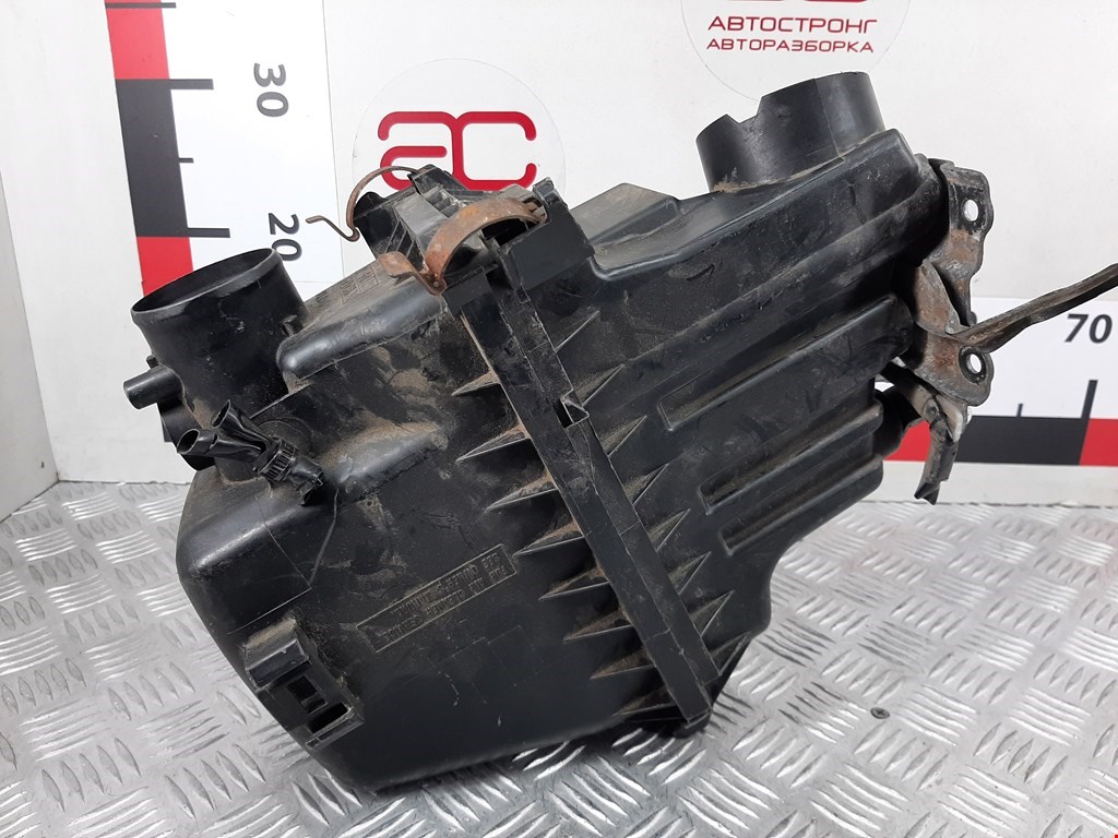 Корпус воздушного фильтра TOYOTA Yaris Verso 1999-2006