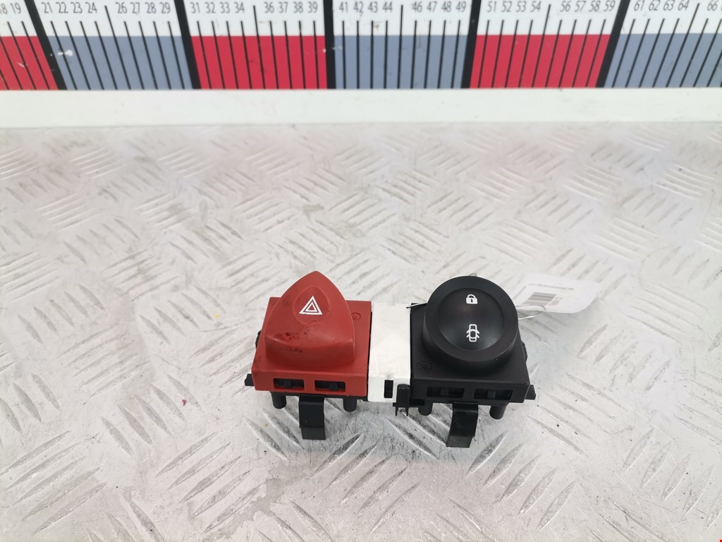 Кнопка аварийной сигнализации (аварийки) RENAULT Megane II 2002-2009