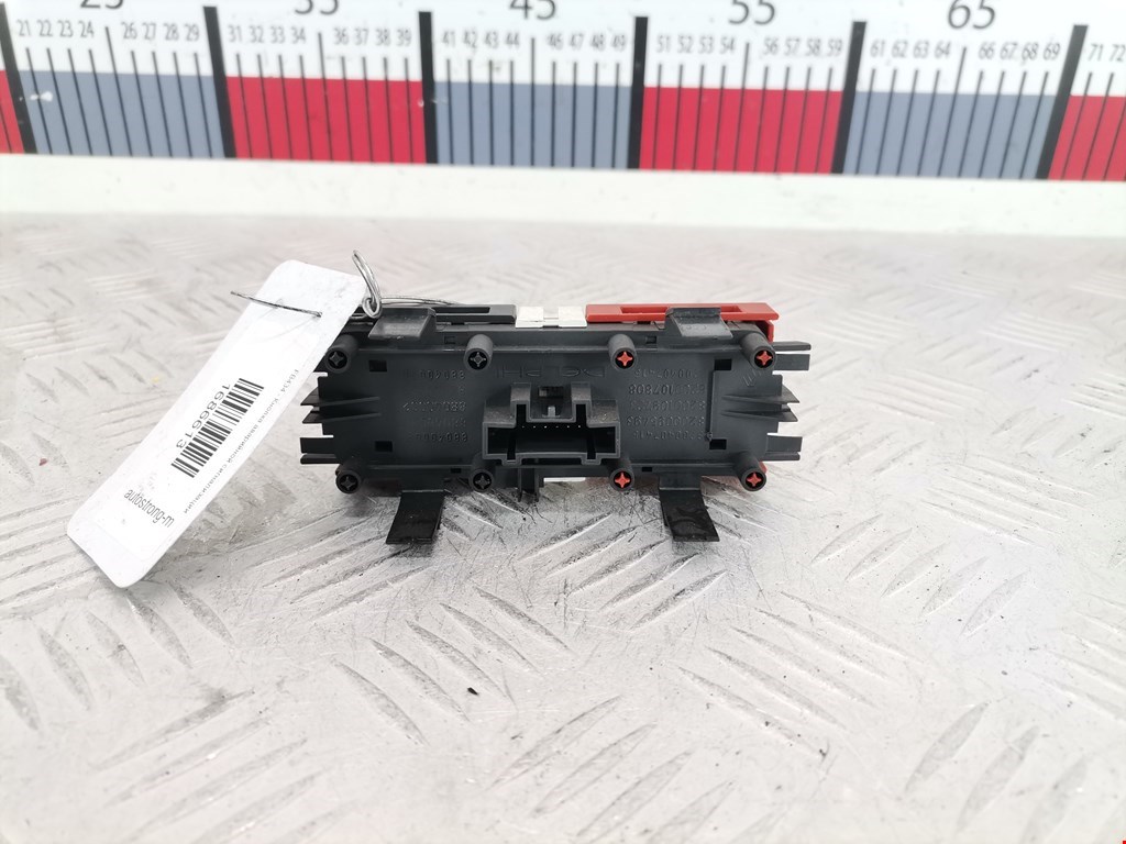 Кнопка аварийной сигнализации (аварийки) RENAULT Megane II 2002-2009