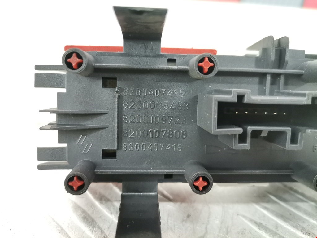 Кнопка аварийной сигнализации (аварийки) RENAULT Megane II 2002-2009