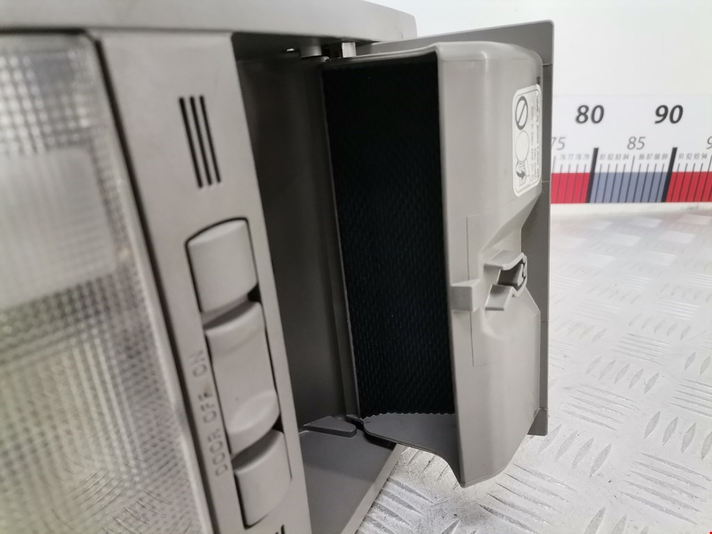 Плафон салонный (салона фонарь) TOYOTA Prius II XW20 2003-2012