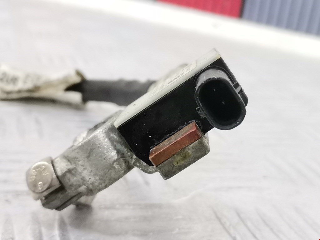 Клемма аккумулятора (плюс) + OPEL Astra J 2009-2017