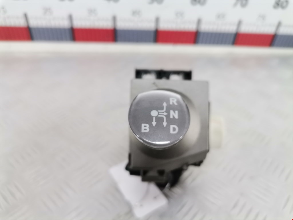 Кулиса (селектор) АКПП/МКПП в салоне TOYOTA Prius II XW20 2003-2012