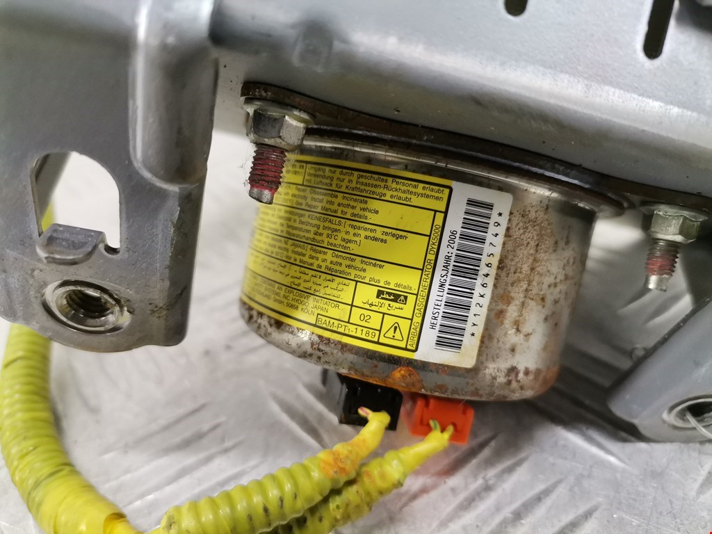 Подушка безопасности пассажирская (в торпедо) TOYOTA Prius II XW20 2003-2012