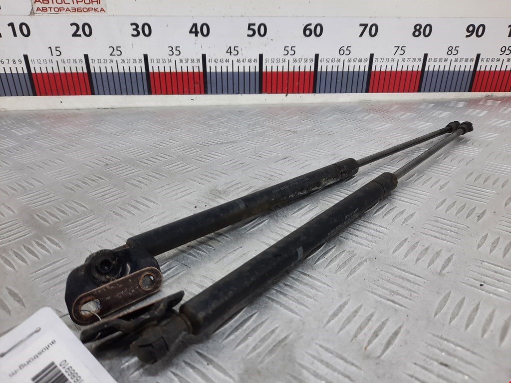 Амортизатор крышки (двери) багажника TOYOTA Prius II XW20 2003-2012