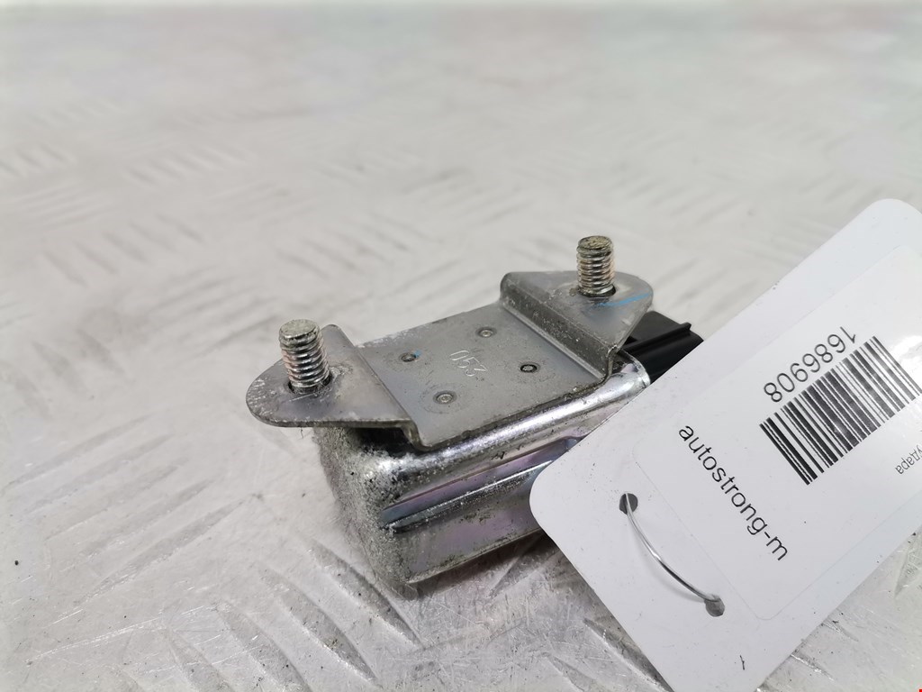 Датчик AIR BAG (подушек безопасности) TOYOTA Prius II XW20 2003-2012