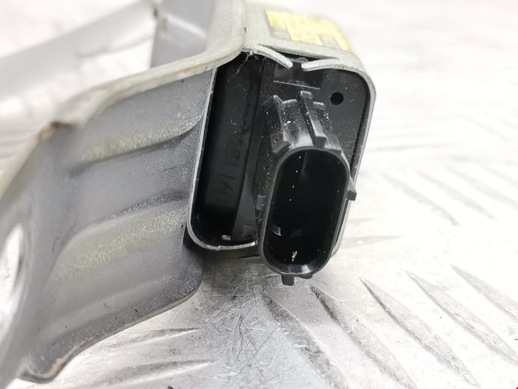 Датчик AIR BAG (подушек безопасности) TOYOTA Prius II XW20 2003-2012