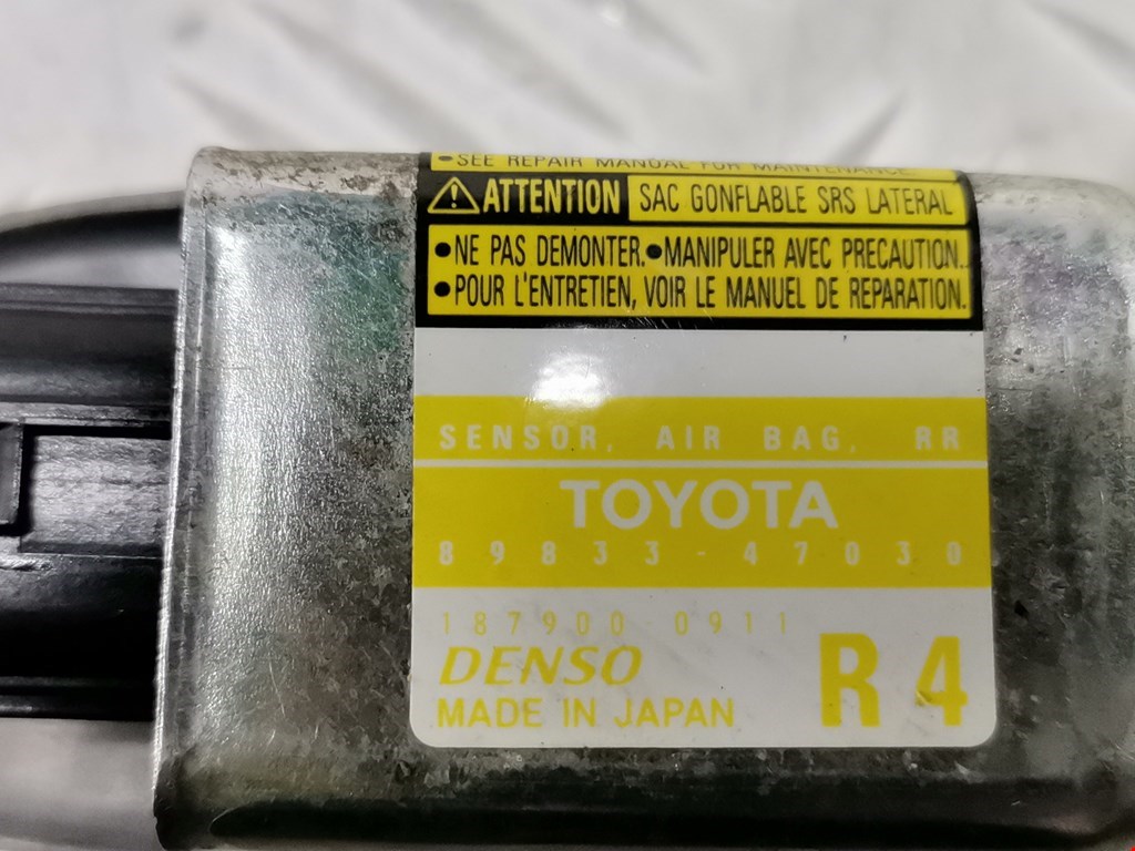 Датчик AIR BAG (подушек безопасности) TOYOTA Prius II XW20 2003-2012