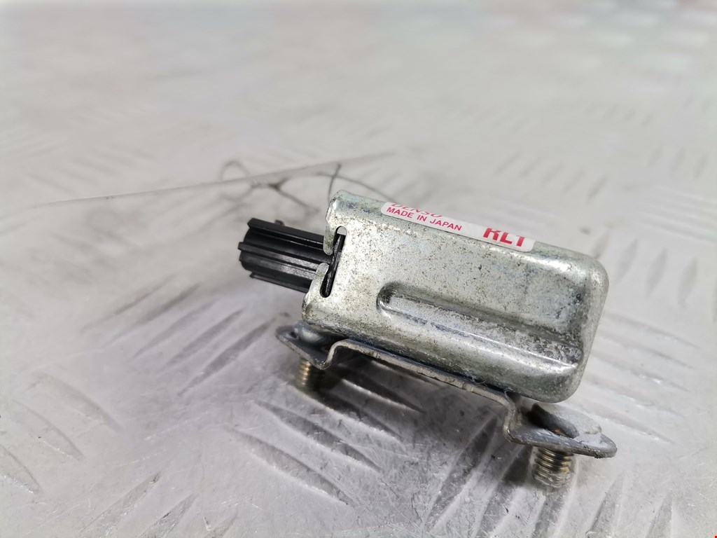 Датчик AIR BAG (подушек безопасности) TOYOTA Prius II XW20 2003-2012