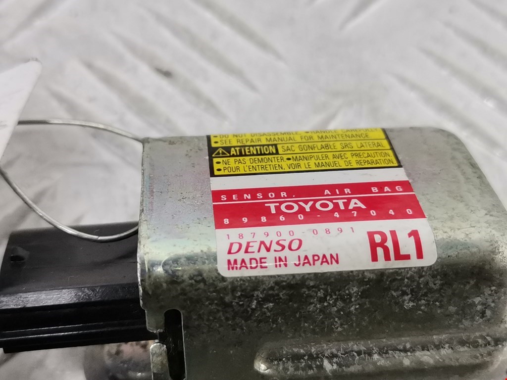 Датчик AIR BAG (подушек безопасности) TOYOTA Prius II XW20 2003-2012