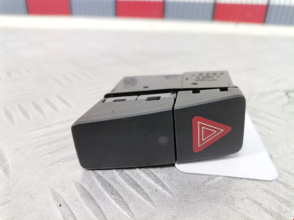 Кнопка аварийной сигнализации (аварийки) SUZUKI SX4 2006-2014