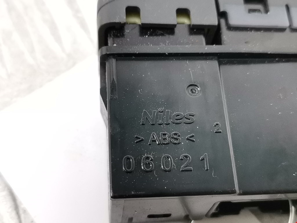 Кнопка аварийной сигнализации (аварийки) SUZUKI SX4 2006-2014