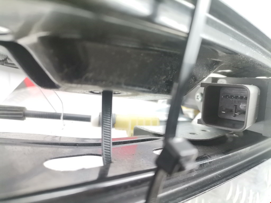 Стеклоподъемник передний левый OPEL Astra J 2009-2017