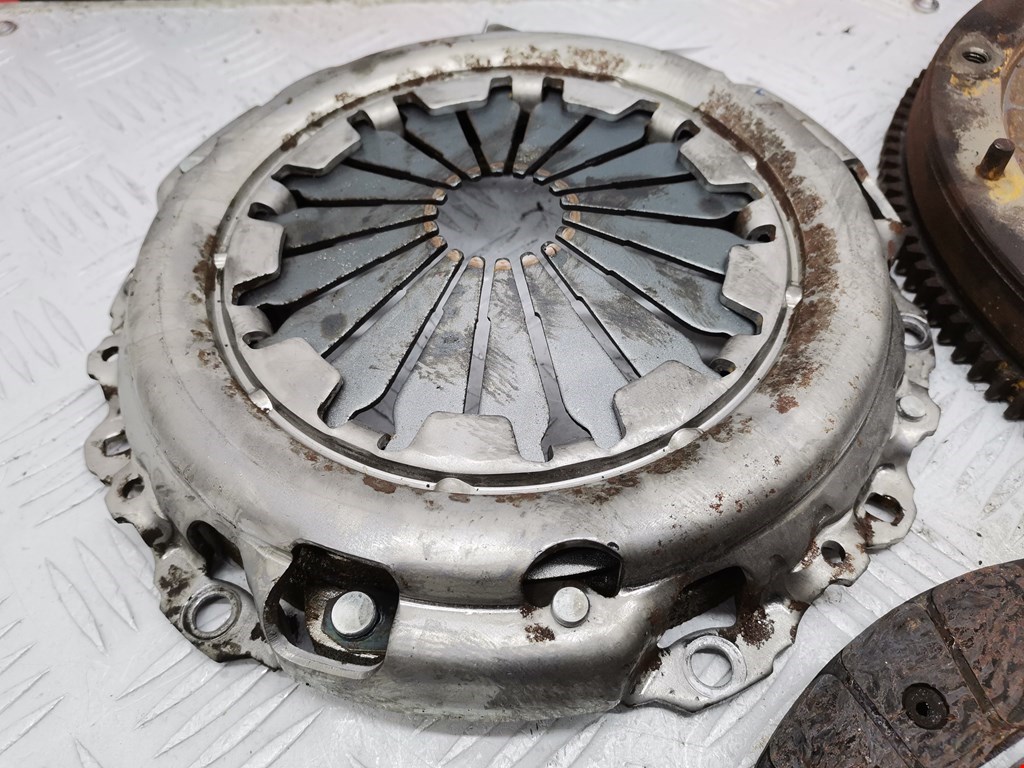 Маховик (демпфер сцепления) PEUGEOT 307 2001-2008