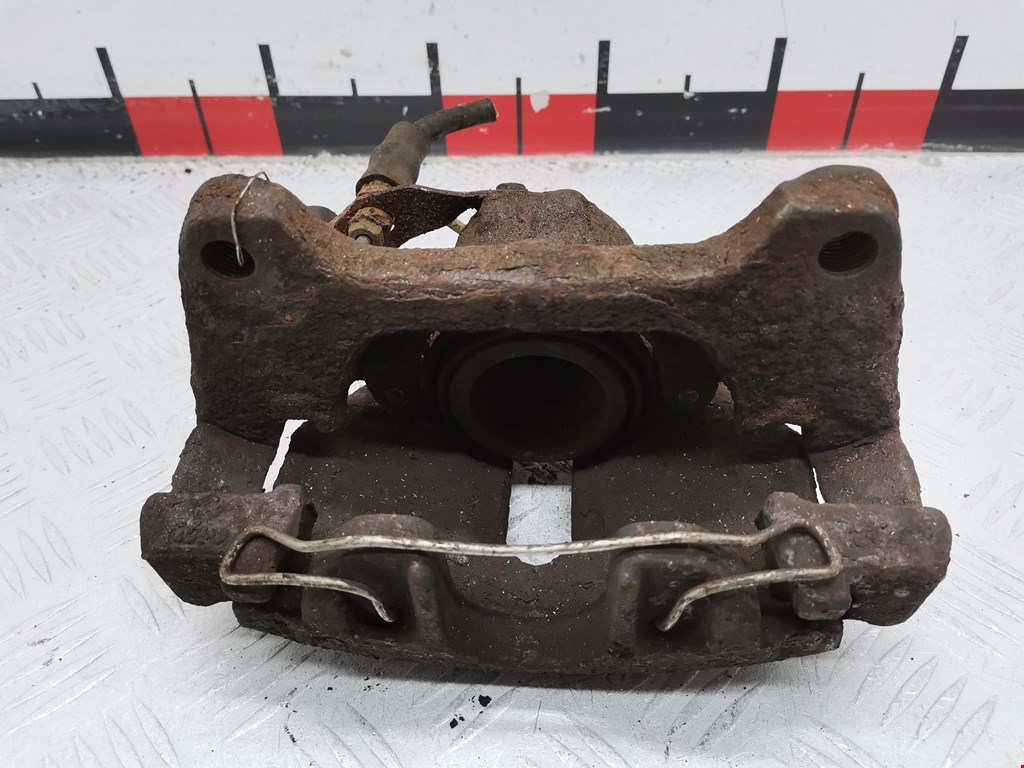 Суппорт передний правый AUDI A4 B6 2001-2005