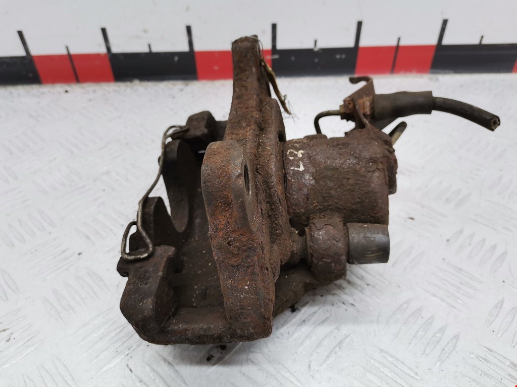 Суппорт передний правый AUDI A4 B6 2001-2005