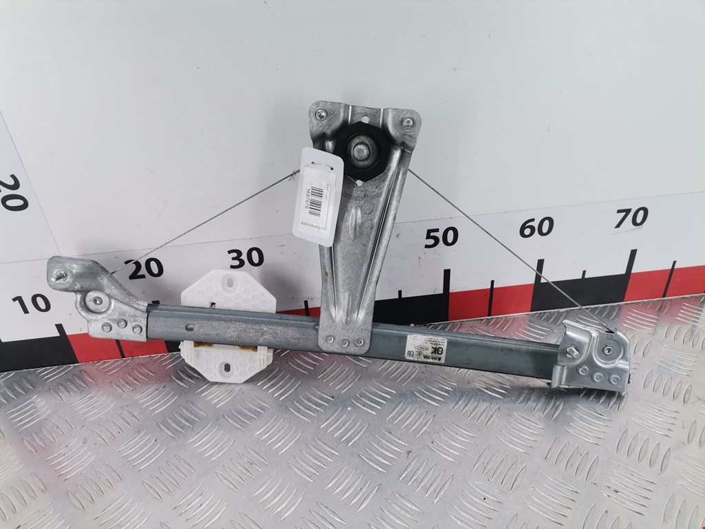 Стеклоподъемник задний правый DACIA Sandero 2013-2020