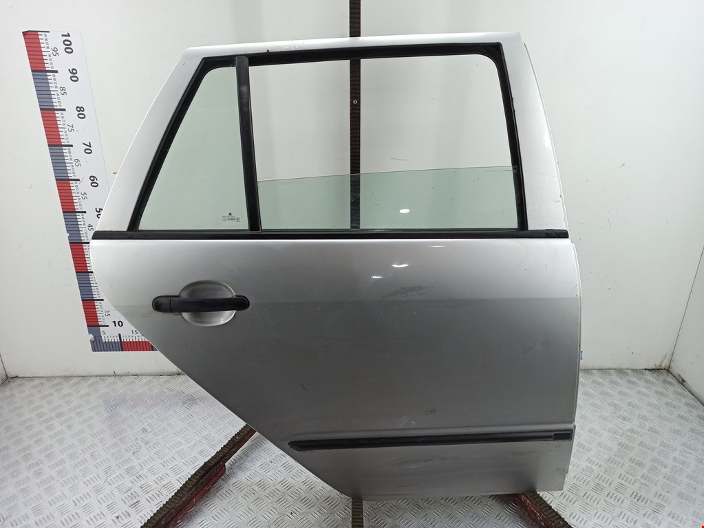 Обшивка (карта) двери задней правой Skoda Fabia 1 (1999-2007)