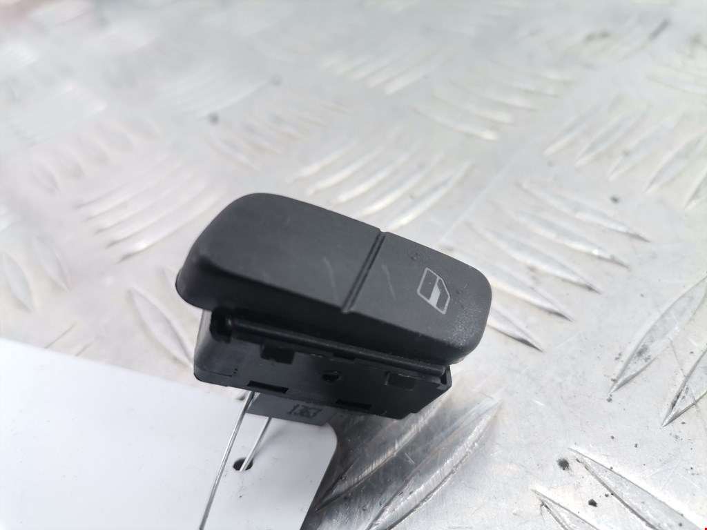 Кнопка стеклоподъемника Volkswagen Polo 4 (2001-2009)