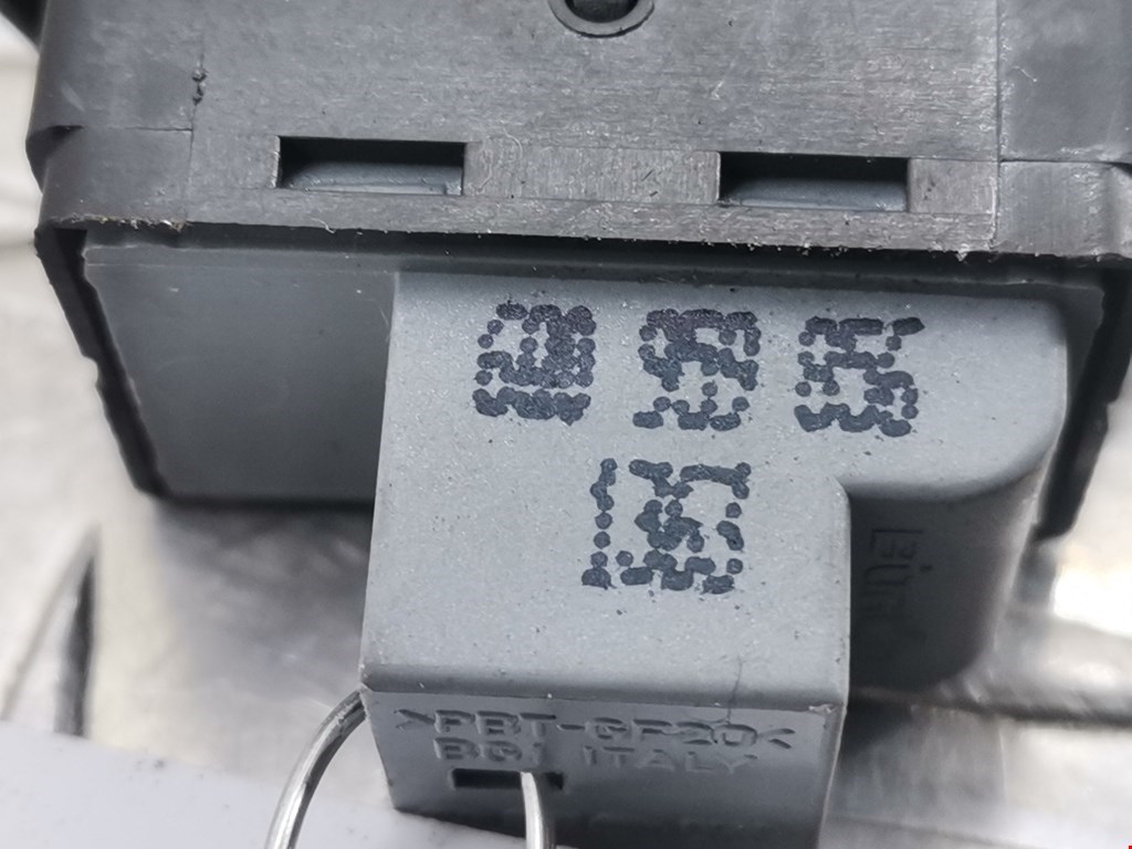 Кнопка стеклоподъемника VOLKSWAGEN Polo IV 2001-2009