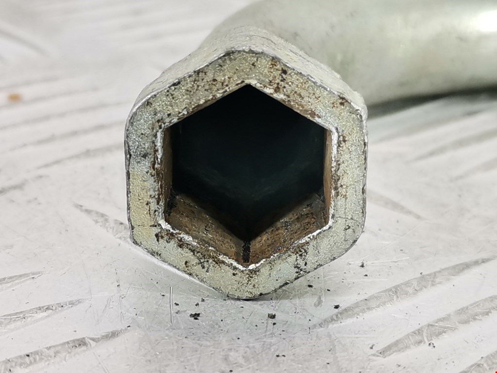 Ключ балонный AUDI A4 B7 2004-2007