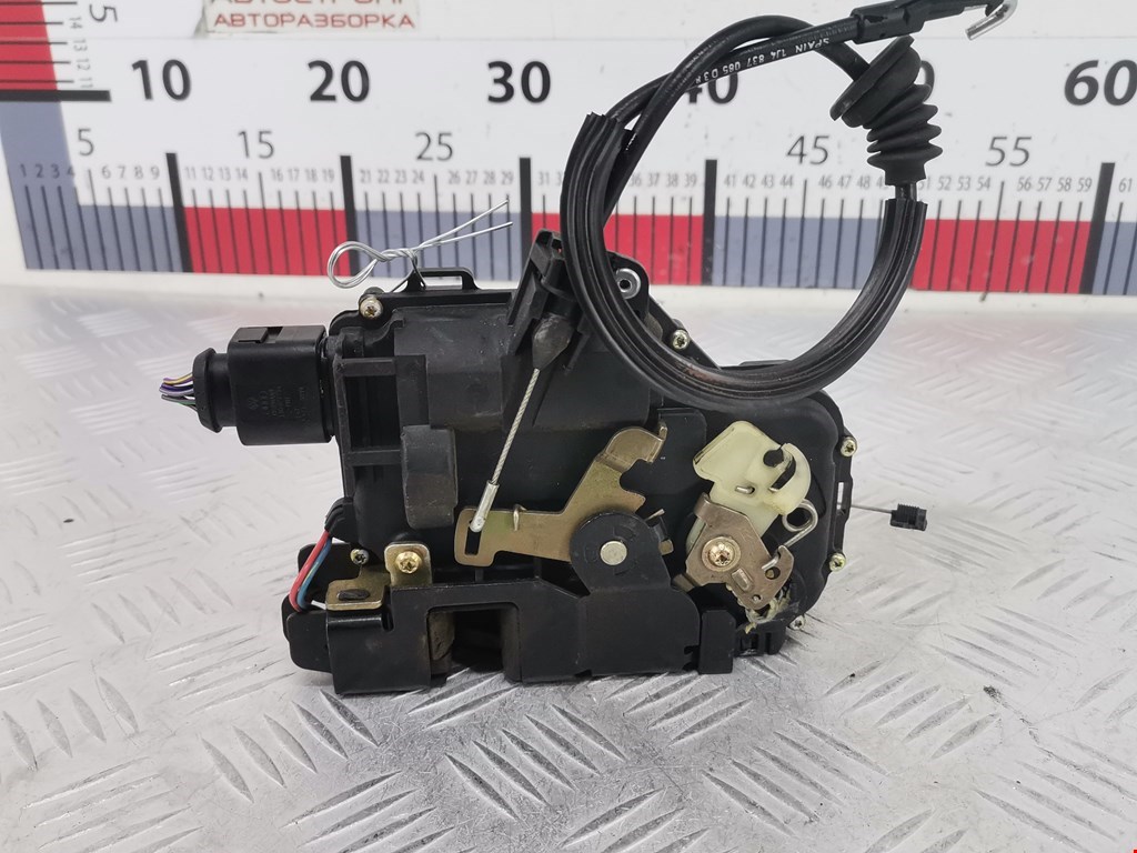 Замок двери передней правой VOLKSWAGEN Golf IV 1997-2003