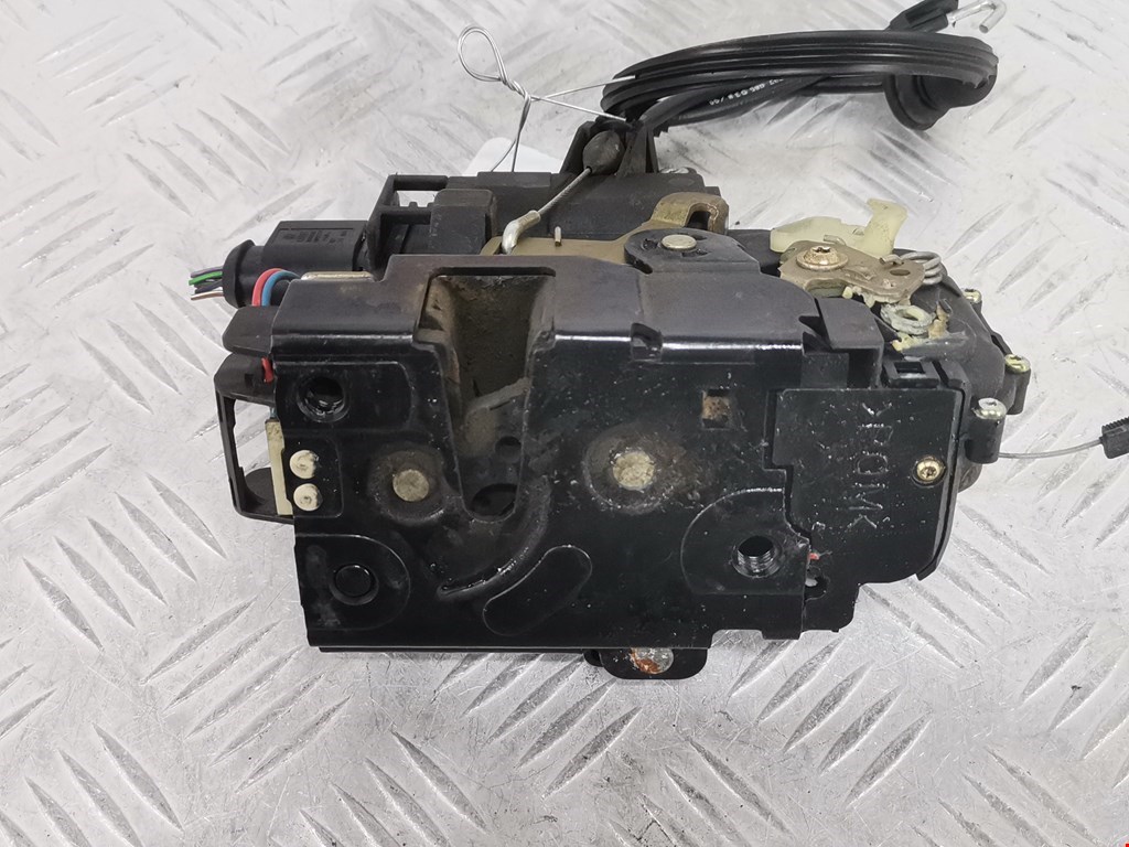 Замок двери передней правой VOLKSWAGEN Golf IV 1997-2003