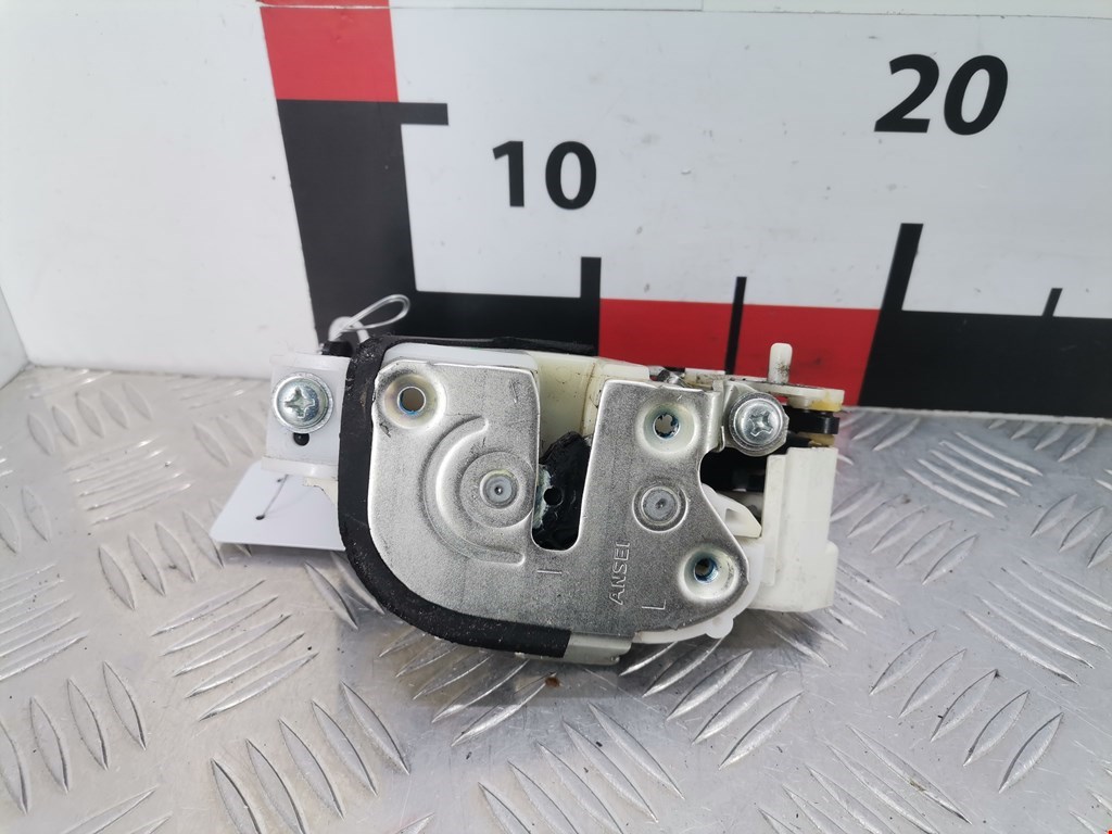 Замок двери задней левой MITSUBISHI L200 KB 2006-2015