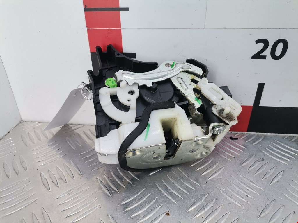 Замок двери задней левой MITSUBISHI L200 KB 2006-2015